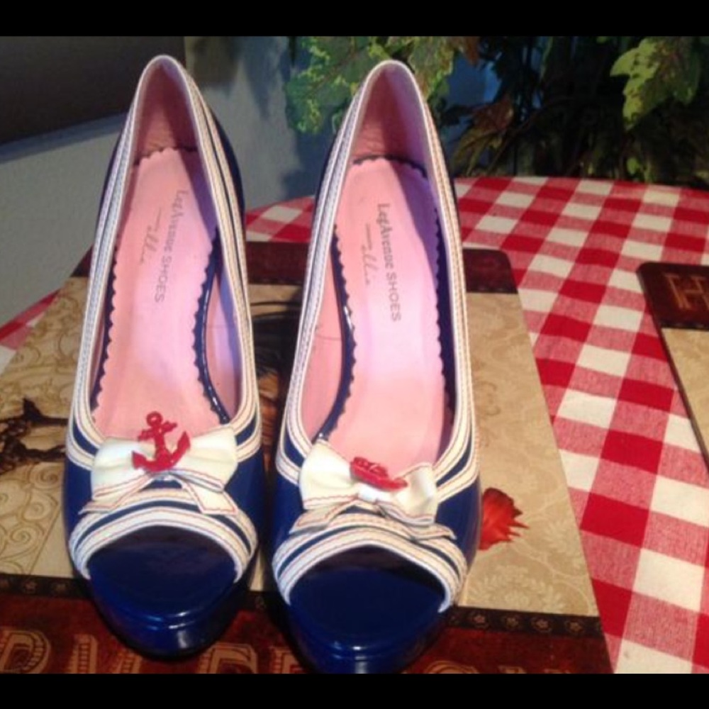 Leg Avenue Blue Retro High heels Shoes